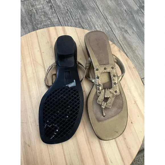 Aerosoles Women's Silver Open Toe Flip Flop Slip On Heel Sandals Size 7 - Picture 4 of 6